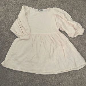 Adorable puff sleeve baby doll dress. 100% cotton